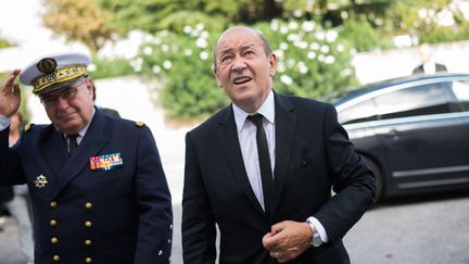 Le ministre de la D&eacute;fense Jean-Yves Le Drian &agrave; Toulon, le 10 octobre 2014. (BERTRAND LANGLOIS / AFP)