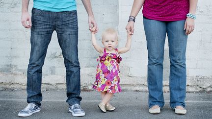 Le gouvernement pr&eacute;voit une r&eacute;forme du cong&eacute; parental, pr&eacute;voyant six&nbsp;mois pour le second parent. C'est ce qu'a annonc&eacute; Fran&ccedil;ois Hollande le 7 mars 2013 &agrave; Paris.&nbsp; (JADE BROOKBANK / GETTY IMAGES)