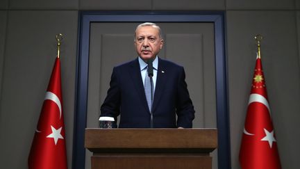 Le président turc Recep Tayyip Erdogan lors d'une conférence de presse, le 22 octobre 2019. (MURAT KULA / ANADOLU AGENCY / AFP)