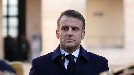 Emmanuel Macron aux Invalides, à Paris, le 28 novembre 2024. (MICHEL EULER / POOL / AP POOL)