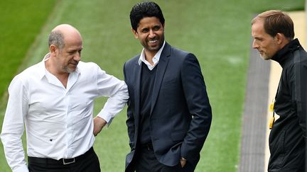 Le président du PSG, Nasser Al-Khelaifi (au centre), l'entraîneur Thomas Tuchel (à dr.) et le directeur sportif du club, Antero Henrique, le 13 septembre 2018, à Saint-Germain-en-Laye (Yvelines). (FRANCK FIFE / AFP)