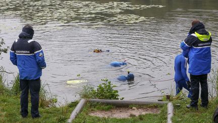 Des plongeurs ont notamment fouillé l'étang Neuf à Villefontaine (Isère) où Victorine a été portée disparue. (MICHEL THOMAS / MAXPPP)