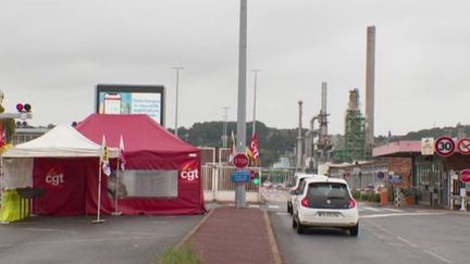 Pénurie de carburant : la CGT poursuit la grève dans les cinq sites de TotalEnergies