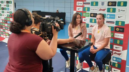 Le point presse des Lionnes Lucy Staniforth et Maya Le Tissier. (RICHARD PLACE / RADIO FRANCE)