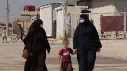 Terrorisme : la France rapatrie 35 enfants et 16 femmes de combattants djihadistes depuis la Syrie