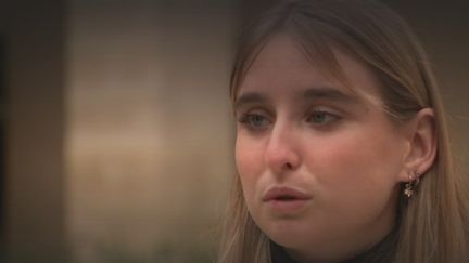 "Ma voix compte" : Lou-Ann, 19 ans, engagée mais déçue de l'offre politique (FRANCEINFO)