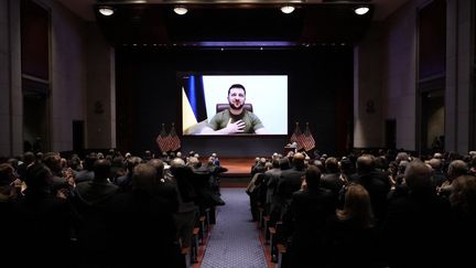 Guerre en Ukraine : Volodymyr Zelensky s'adresse au Congrès américain