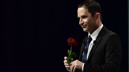 Benoît Hamon&nbsp;en meeting au Zénith de Nancy (Meurthe-et-Moselle), le 5 avril 2017. L'ancien candidat PS à la présidentielle a annoncé, le 10 mai 2017, son intention de lancer un "nouveau mouvement" pour peser sur les propositions de la gauche. (PHILIPPE LOPEZ / AFP)