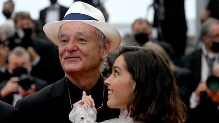 Bill Murray et Lyna Khoudri sur le tapis rouge (CHRISTOPHE SIMON / AFP)