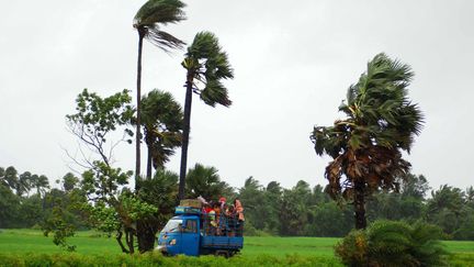 Pour &eacute;viter la catastrophe de 1999 o&ugrave; un cyclone avait caus&eacute; la mort de plus de 8 000 personnes, le gouvernement a d&eacute;clar&eacute; l'&eacute;tat d'urgence et s'est pr&eacute;par&eacute; plusieurs jours &agrave; l'avance. (ASIT KUMAR / AFP)