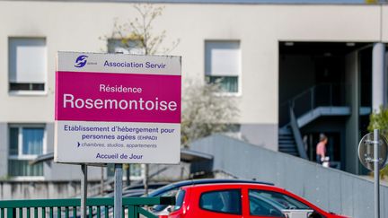 Entrée de l'Ehpad de Valdoie (Territoire-de-Belfort), le 9 avril 2020. (MICHAEL DESPREZ / MAXPPP)