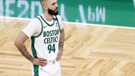 L'arrière international français, Evan Fournier, a raté ses débuts avec les Celtics de Boston, lundi 29 mars 2021. (MADDIE MEYER / GETTY IMAGES NORTH AMERICA)