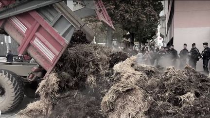 Les agriculteurs ont décidé de se rappeler au bon souvenir du gouvernement français. En effet, plusieurs syndicats appellent à une mobilisation nationale à partir de la mi-novembre. (Franceinfo)