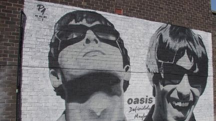 Quatre jours après l’annonce du retour d’Oasis, la billetterie a été prise d’assaut. La vente a suscité la colère de nombreux fans avec des sites en panne.