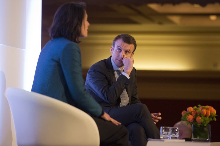 Emmanuel Macron, alors&nbsp;ministre français de l'Economie, en marge du sommet sur l'avenir de l'Europe qui s'est tenu à Londres le 14 avril 2016. (JUSTIN TALLIS / AFP)