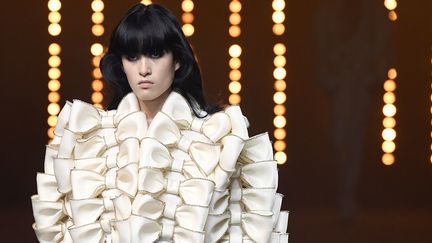 La haute couture de retour sur les podiums parisiens Balmain en