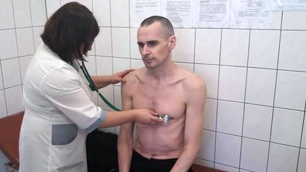 Photo du cinéaste Oleg Sentsov, fournie par les autorités pénitentiaires russes le 29 septembre 2018
 (HO / Service pénitentiaire fédéral russe / AFP)