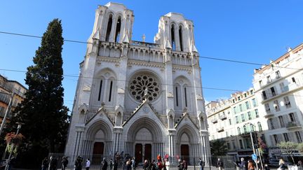 La basilique Notre-Dame à Nice lors d'un hommage aux victimes de l'attaque au couteau, le 30 octobre 2020. (VALERY HACHE / AFP)