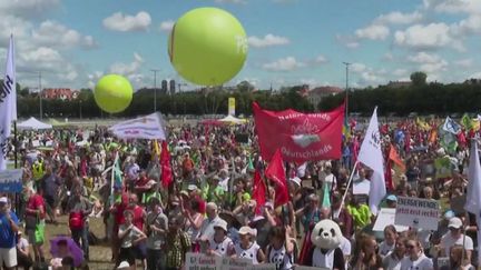 Sommet du G7 : à Munich, des manifestants dénoncent l'inaction climatique et sociale des dirigeants (FRANCEINFO)