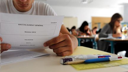 Des candidats au baccalaur&eacute;at en pleine &eacute;preuve de philosophie, le 17 juin 2015, &agrave; Presles&nbsp;(Calvados). (  MAXPPP)