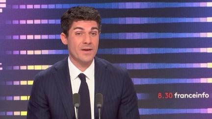 Aurélien Pradié, député LR du Lot, invité du 8h30 franceinfo, mercredi 14 décembre 2022. (franceinfo)