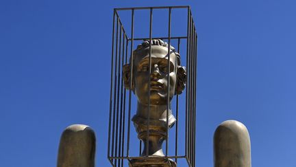 Une sculpture représentant le Marquis de Sade, offerte à Pierre Cardin
 (DEGAS JEAN-PIERRE / HEMIS.FR)