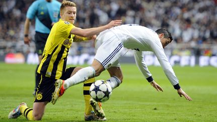 C. Ronaldo trébuche devant Reus (DANI POZO / AFP)