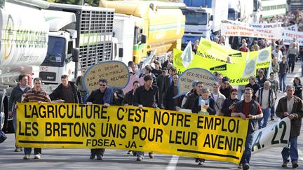  (Les éleveurs en détresse ont multiplié les actions ces dernières semaines, poussant le gouvernement à prendre des mesures d'urgence ©  Maxppp)