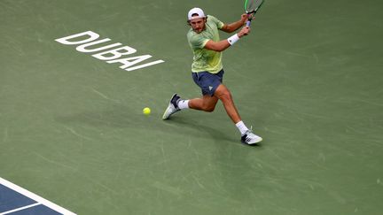 Lucas Pouille se débarasse de l'espoir Russe Karen Khachanov. (KARIM SAHIB / AFP)