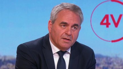 Le président du conseil&nbsp;régional des Hauts-de-France, Xavier Bertrand, était l'invité des&nbsp;"4 Vérités" de France 2, jeudi 26 août. (CAPTURE ECRAN FRANCE 2)