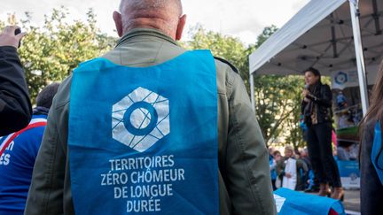 Un rassemblement le 24 octobre 2023 pour le droit a l'emploi, organisée par Territoires zéro chômeur de longue durée (photo d'illustration). (BRUNO LEVESQUE / MAXPPP)