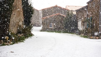  Saint-Georges de Montaigu sous la neige, en Vendée,&nbsp;le 11 février 2021. (MATHIEU THOMASSET / HANS LUCAS / AFP)