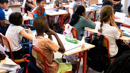 Une classe d'élèves au collège Emile Zola de Toulouse (Haute-Garonne), le 2 septembre 2022. (ADRIEN NOWAK / HANS LUCAS)