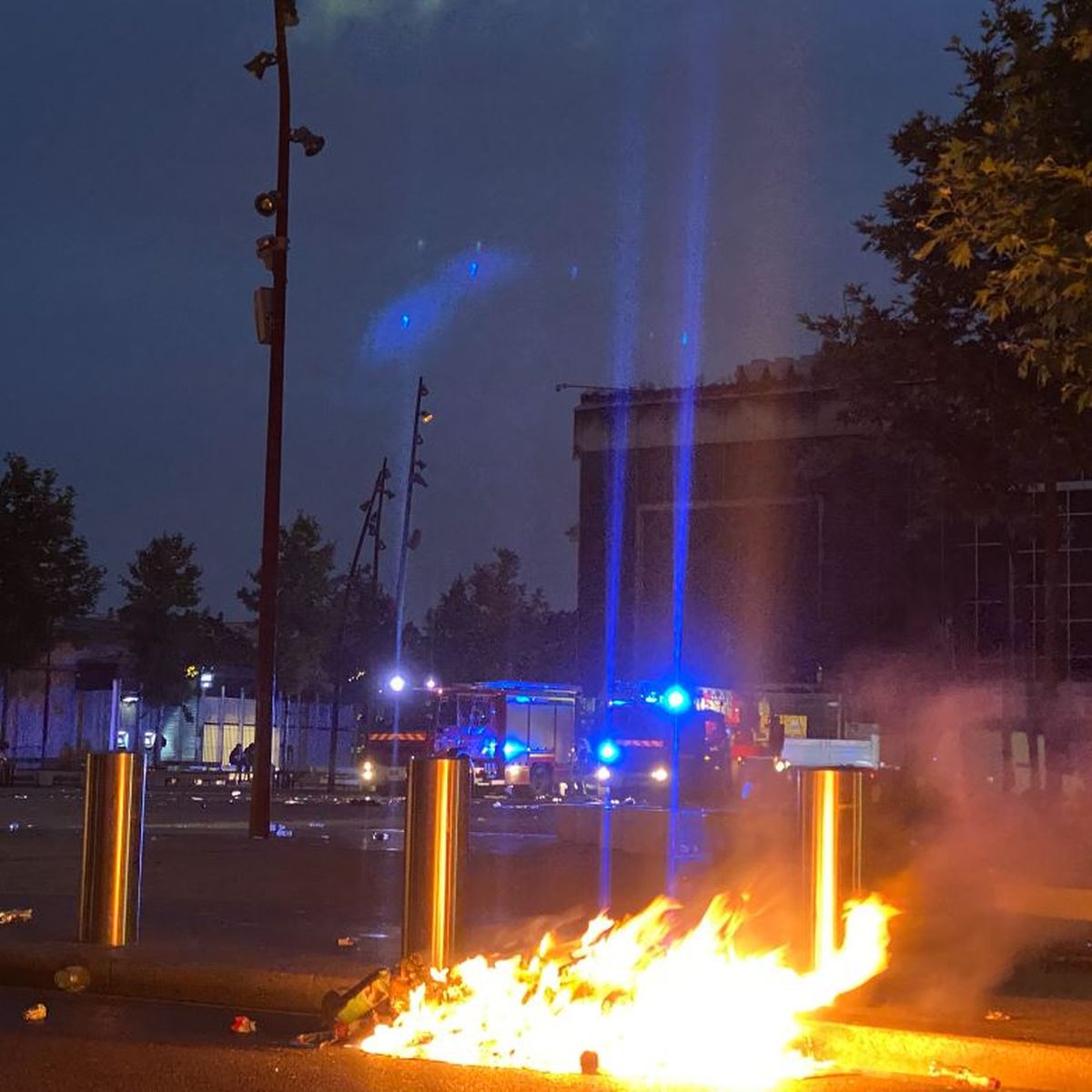 Mort de Nahel : le préfet des Hauts-de-Seine interdit la vente de mortiers d 'artifice