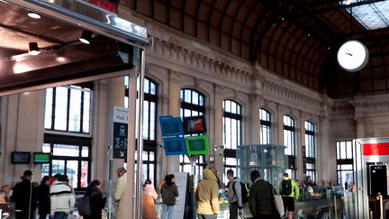 SNCF : des passagers du TGV Hendaye-Paris bloqués en pleine nuit