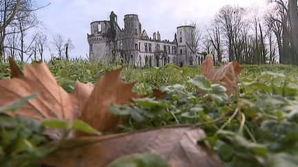 Ancien château fort du XVe siècle, le château de Pont-Rémy dans la Somme est en ruines depuis un incendie qui l'a ravagé en 2012.
 (France 3 Culturebox (capture d&#039;écran))