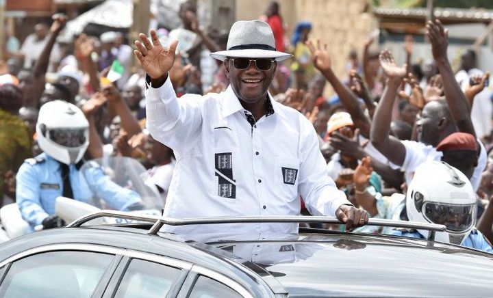 Le président ivoirien Alassane Ouattara en visite dans la ville de Dabou, le 3 août 2015.  (Photo AFP/Issouf Sanogo)