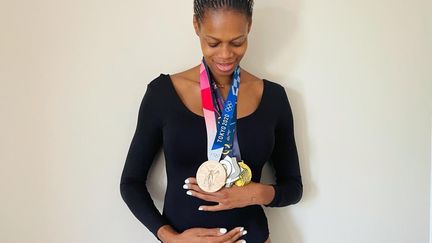 La basketteuse française Valériane Ayayi Vukosavljević, médaillée de bronze au Jeux olympiques de Tokyo, a tenu secrète sa grossesse durant la compétition. (D.R.)