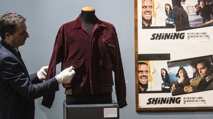 Veste que porte Jack Nicholson dans "Shining" de Stanley Kubrick mise au enchères à Turin en mars 2018
 (MARCO BERTORELLO / AFP)