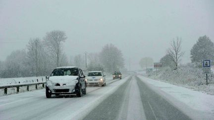 Lors d'un précédent épisode de neige sur le Puy-de-Dôme, le 8 novembre 2017. (MAXPPP)