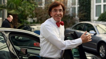 Le socialiste Elio Di Rupo, qui devrait prendre la t&ecirc;te du nouveau gouvernement belge, &agrave; Bruxelles (Belgique) le 30 novembre 2011. (BELGIUM OUT / CHRISTOPHE LEGASSE / BELGA / AFP)