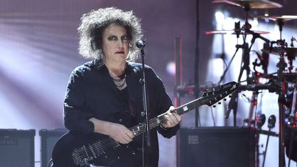 Robert Smith lors de l'intronisation de The Cure au Rock and Roll Hall of Fame le 29 mars 2019 à New York. (EVAN AGOSTINI/AP/SIPA / AP)