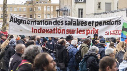 Une manifestation pour une hausse des salaires à Paris, le 29 septembre 2022.&nbsp; (VINCENT ISORE / MAXPPP)