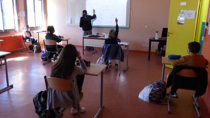 Une salle de classe dans le collège de Bessines-sur-Gartempe (Haute-Vienne). (JÉRÔME OSTERMANN / FRANCE-BLEU LIMOUSIN)