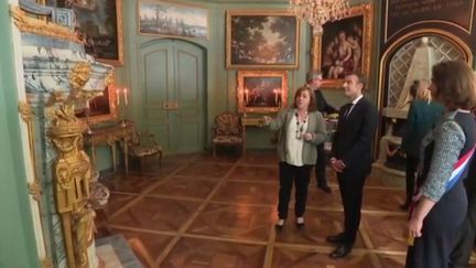 Patrimoine : Emmanuel Macron en visite au château de Ferney-Voltaire