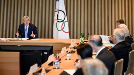 Thomas Bach, le président du Comité international olympique, lors d'une réunion, à Lausanne, le 28 mars 2023. (FABRICE COFFRINI / AFP)