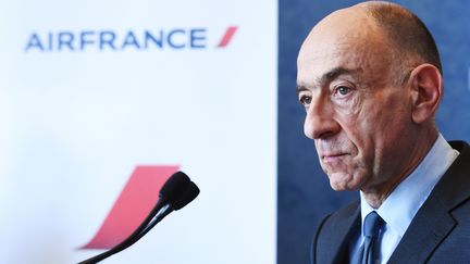 Le PDG d'Air France, Jean-Marc Janaillac, lors d'une conférence de presse le 20 avril 2018. (ERIC PIERMONT / AFP)