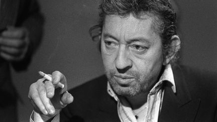 Serge Gainsbourg dans l'&eacute;mission "7 sur 7", sur TF1, le 11 mars 1984. (PHILIPPE WOJAZER / AFP)