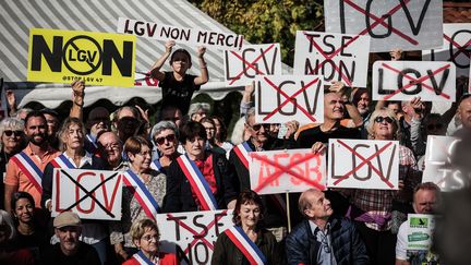 Une précédente manifestation contre la LGV sud-ouest, le 23 septembre 2023 à Balizac (Gironde) (THIBAUD MORITZ / AFP)