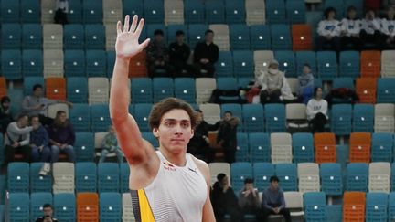 Armand Duplantis au Kazakhstan, le 27 janvier 2024. (AFP)